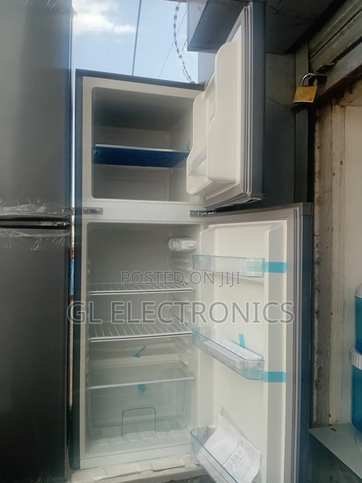 Frost Refergrator 250 Liture