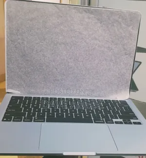 New Laptop Apple MacBook Air 2025 M4 13-Inch 16GB Apple M4 SSD 256GB