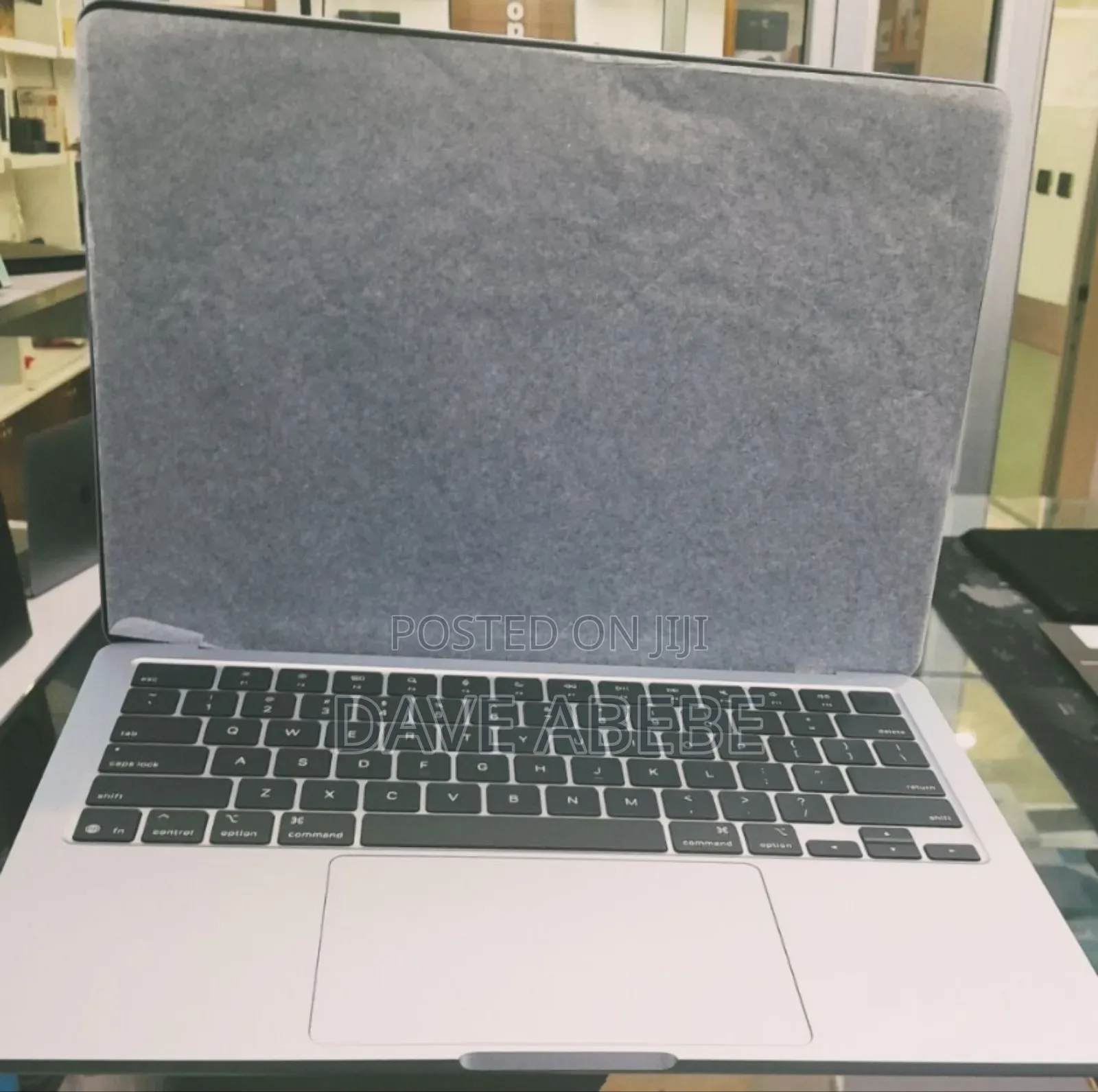 New Laptop Apple MacBook Air 2025 M4 13-Inch 16GB Apple M4 SSD 256GB