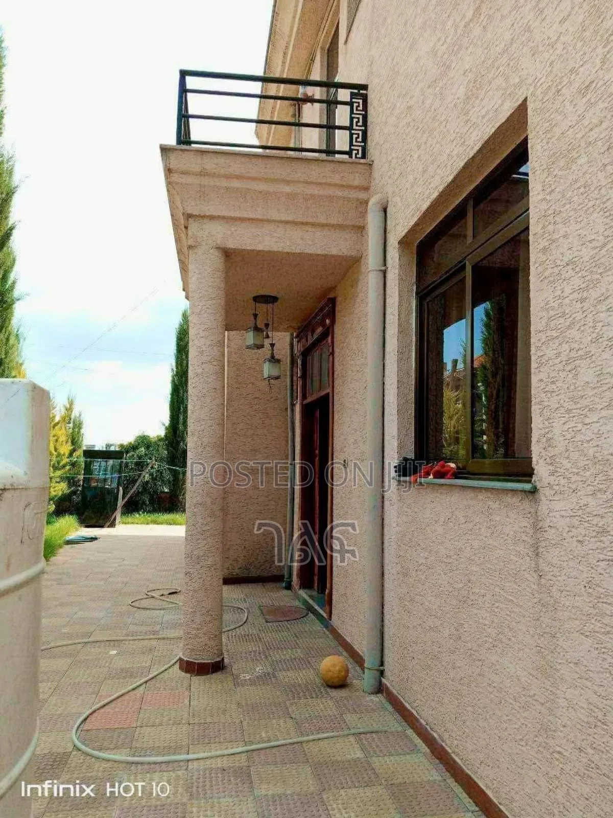 8bdrm House in ቅንጡ የመኖሪያ ቪላ መሀል, Bole for sale