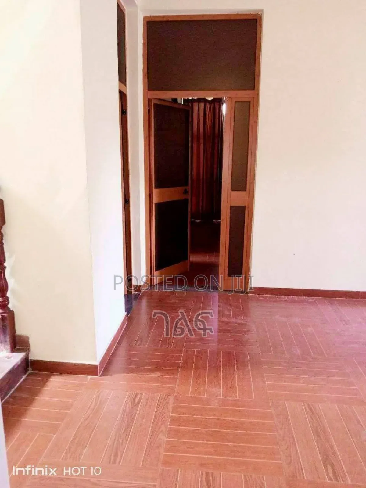 8bdrm House in ቅንጡ የመኖሪያ ቪላ መሀል, Bole for sale