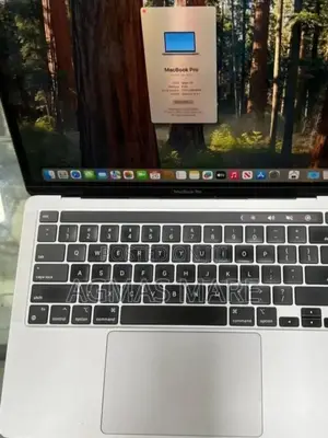 New Laptop Apple MacBook Pro 2020 M1 8GB Apple M1 SSD 256GB