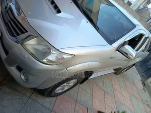 Toyota Hilux 2013 Gold