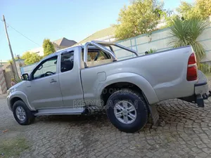 Toyota Hilux 2013 Gold