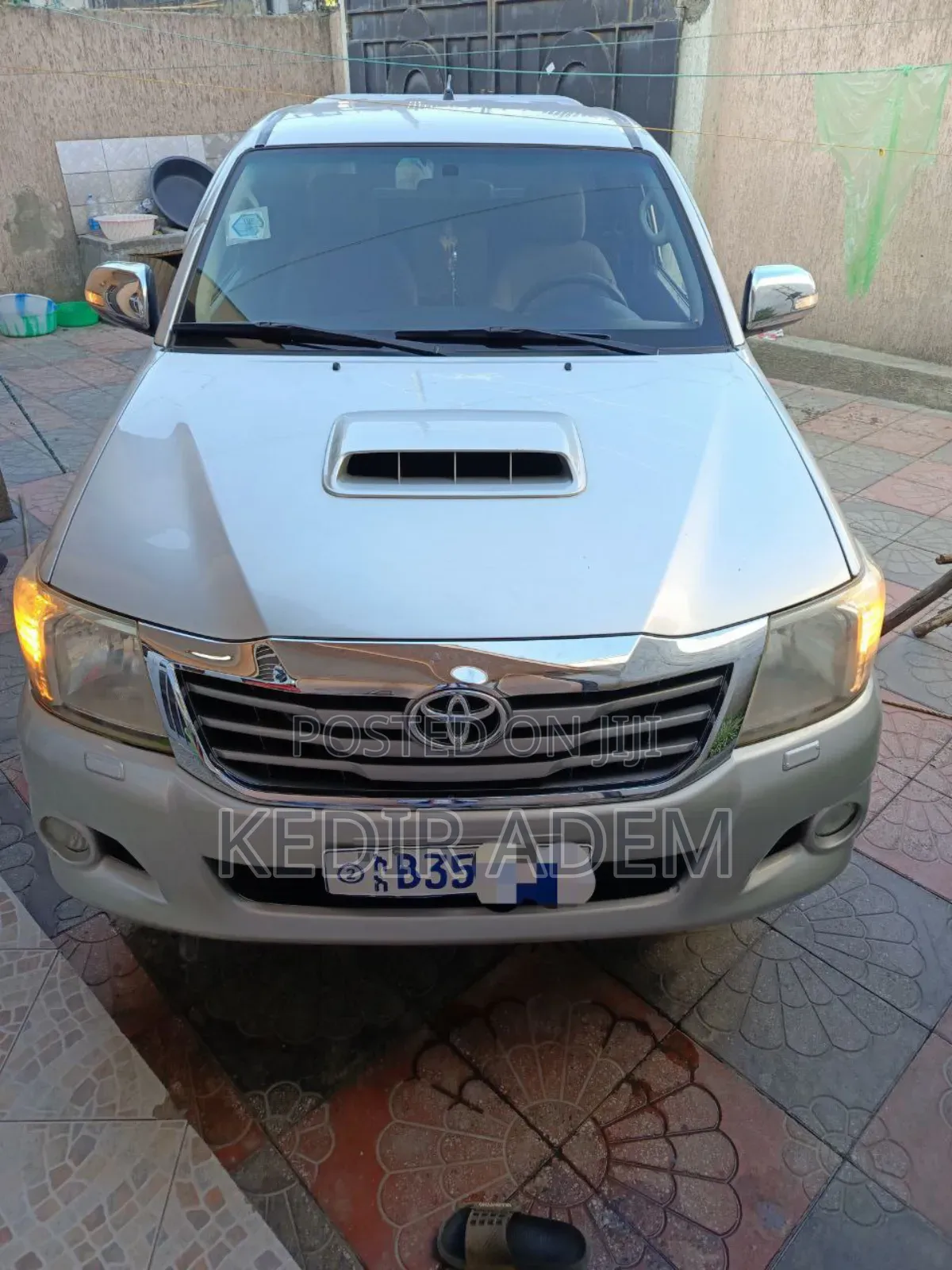 Toyota Hilux 2013 Gold