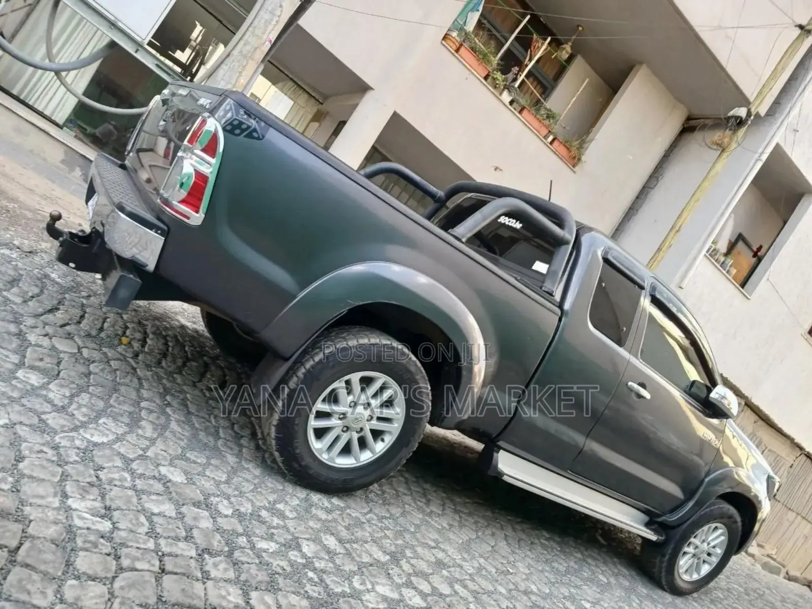 Toyota Hilux 2015 Blue