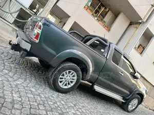 Toyota Hilux 2015 Blue