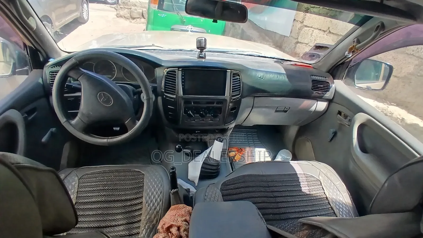 Toyota Land Cruiser 2004 Gold