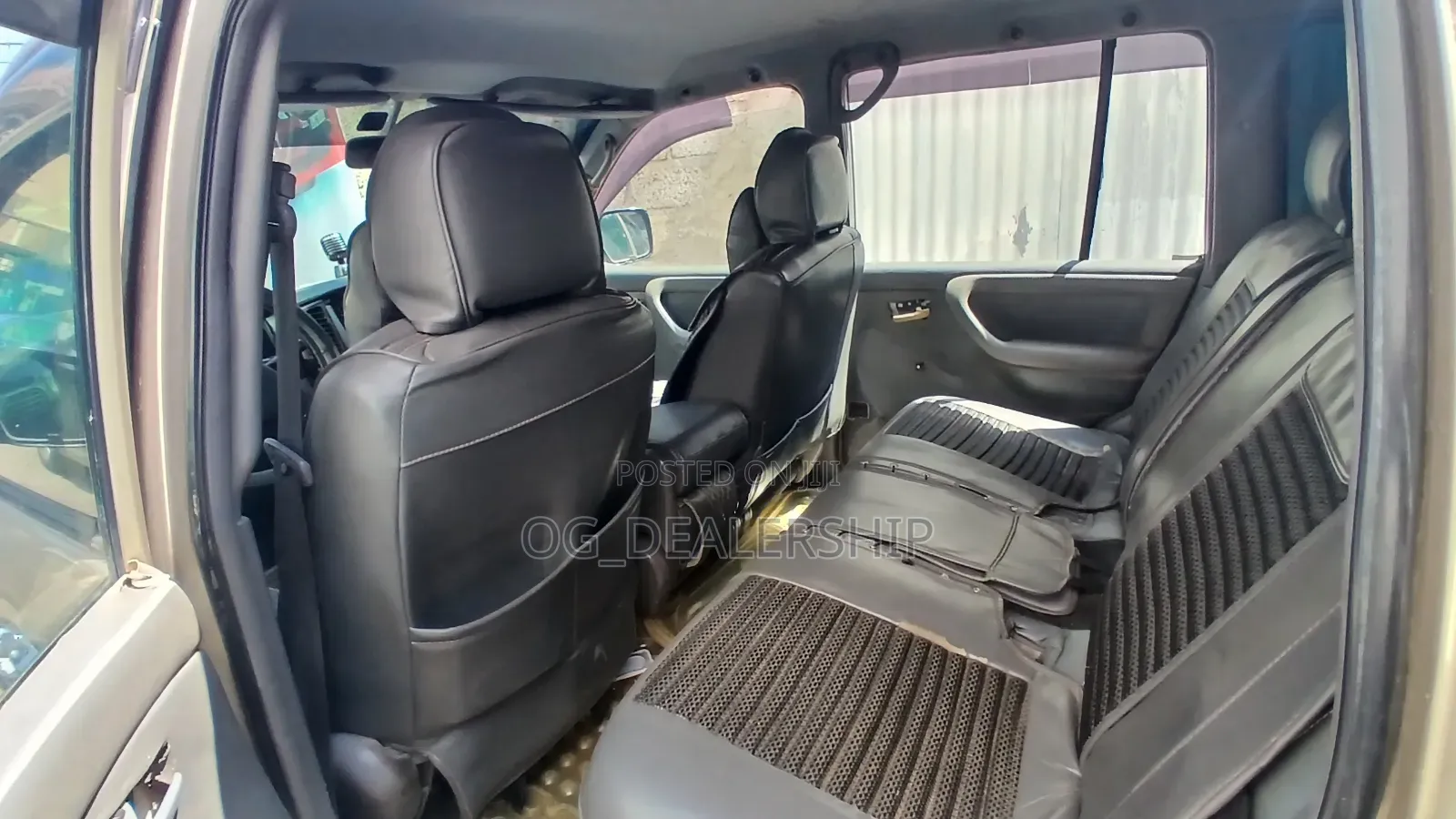 Toyota Land Cruiser 2004 Gold