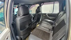 Toyota Land Cruiser 2004 Gold