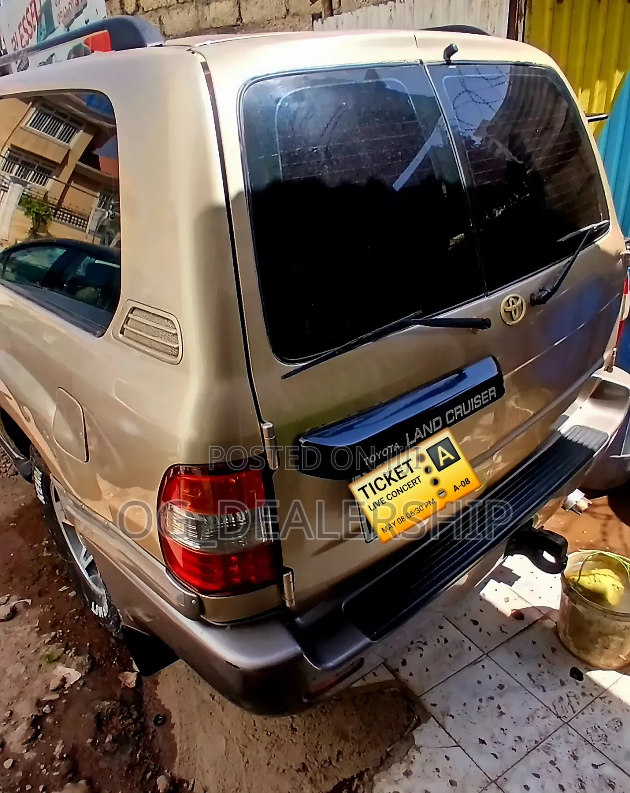 Toyota Land Cruiser 2004 Gold