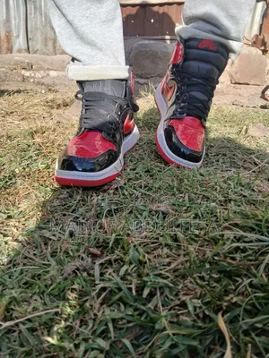 Jordan 1 ጫማ