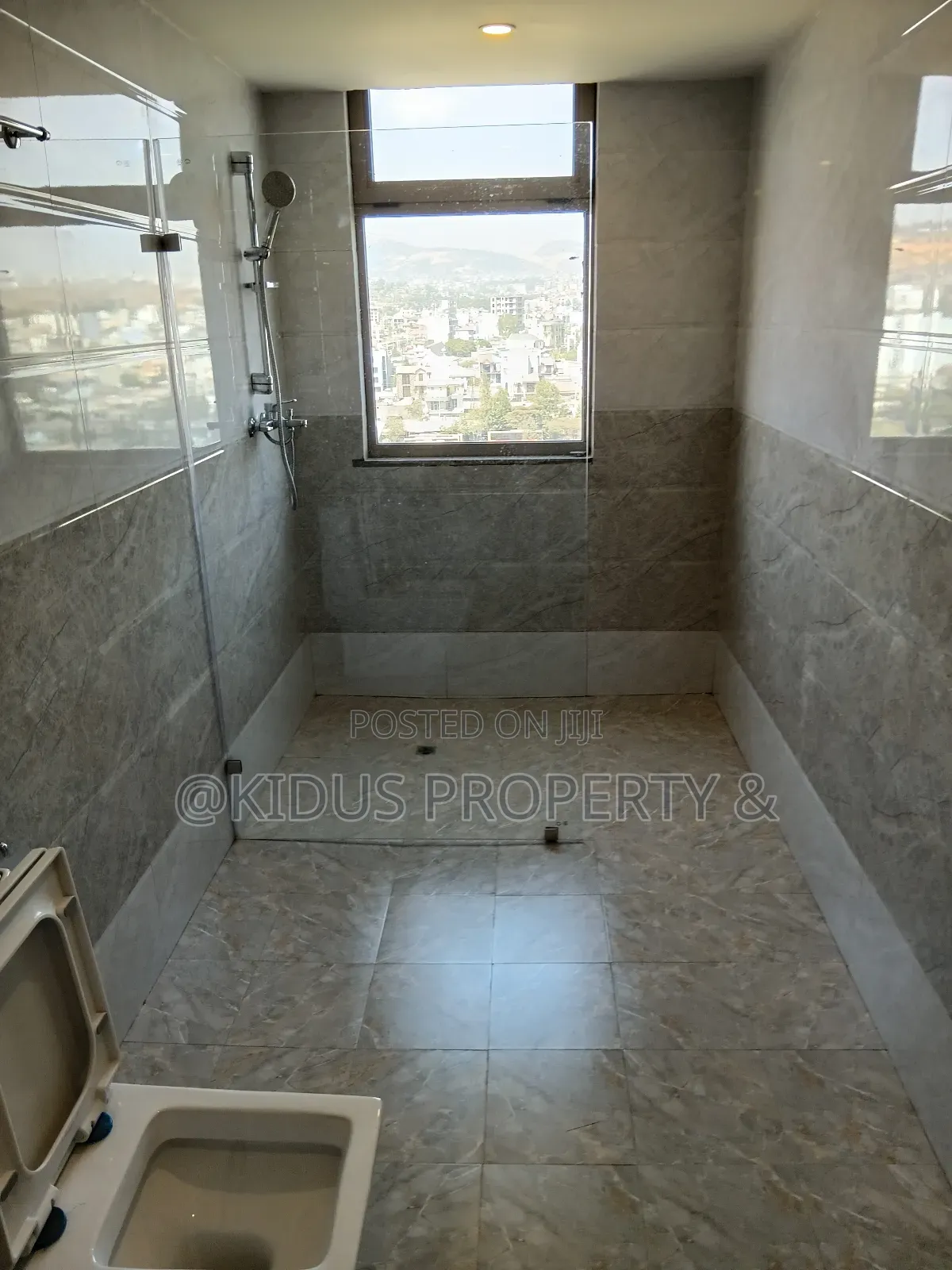 3bdrm Apartment in Mekaele, Nifas Silk-Lafto for rent