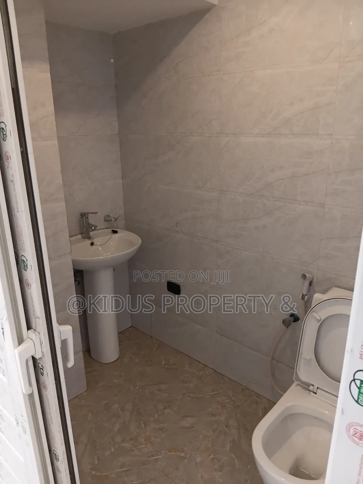 3bdrm Apartment in Mekaele, Nifas Silk-Lafto for rent