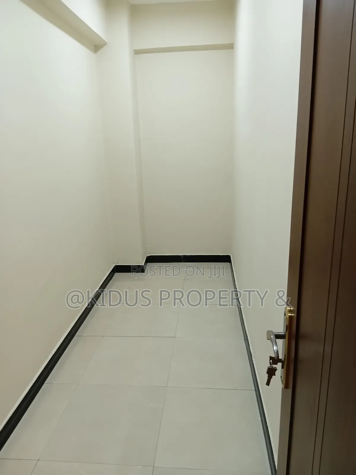 3bdrm Apartment in Mekaele, Nifas Silk-Lafto for rent