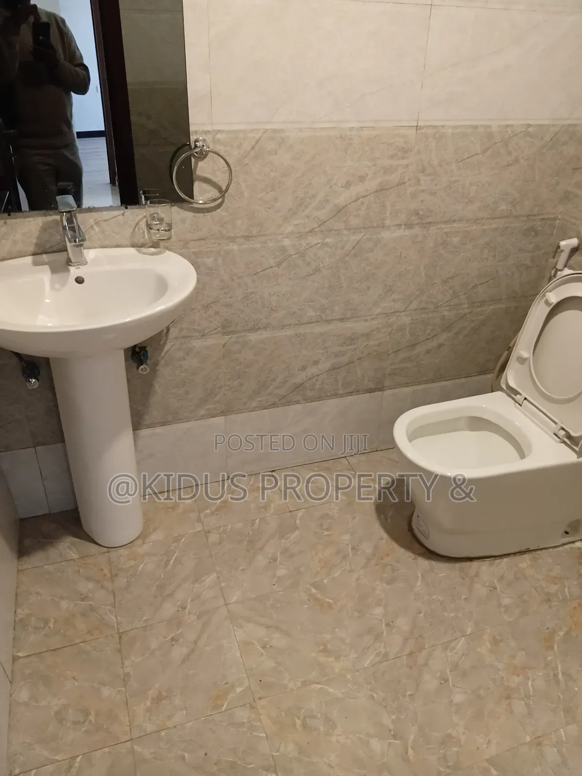 3bdrm Apartment in Mekaele, Nifas Silk-Lafto for rent