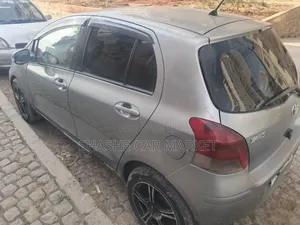 Toyota Yaris 2009 Gray
