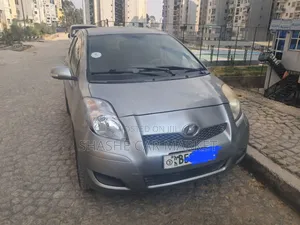 Toyota Yaris 2009 Gray