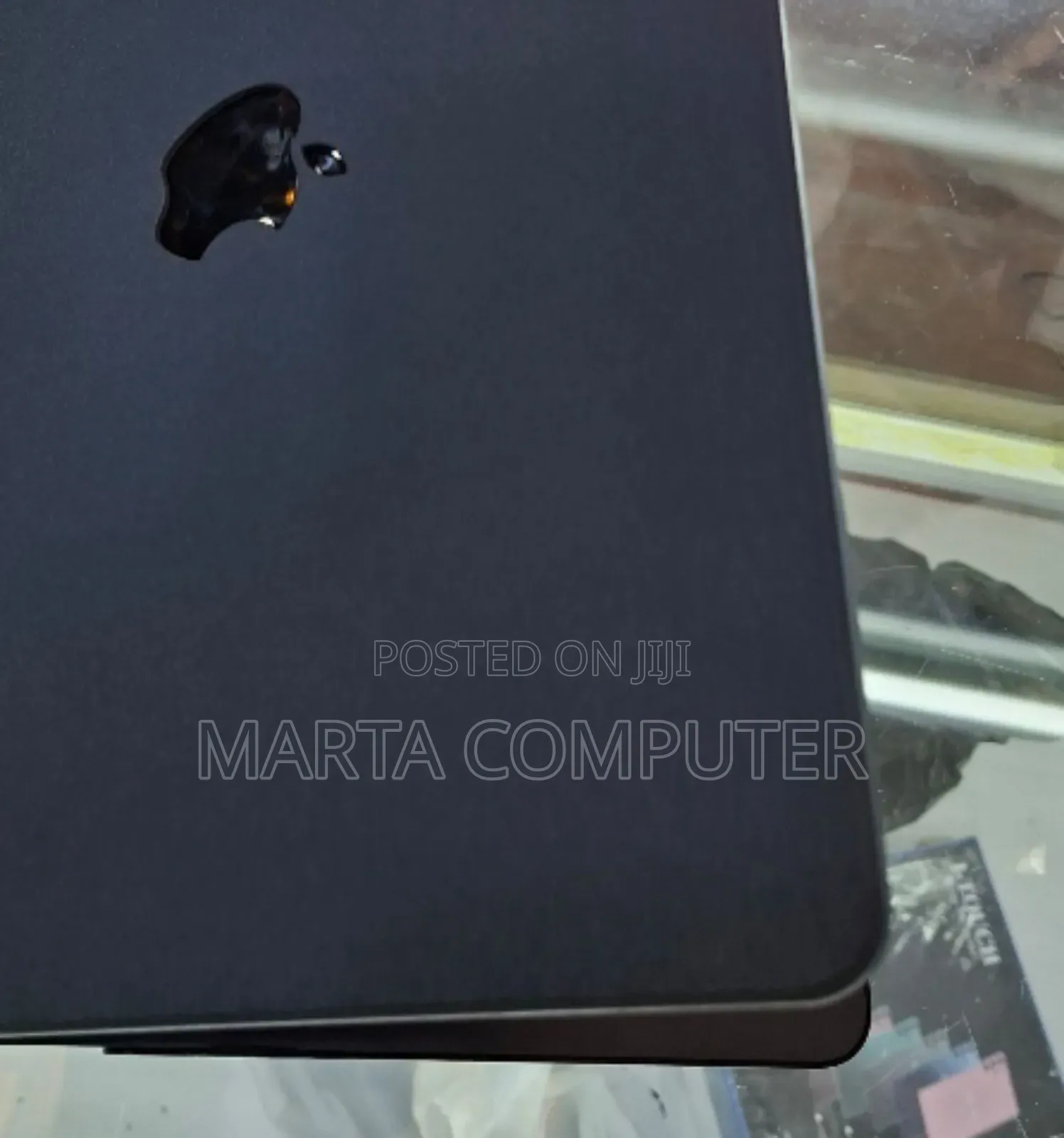 New Laptop Apple MacBook Air 2022 M2 8GB Apple M2 SSD 256GB