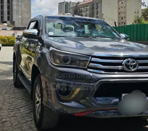 Toyota Hilux 2019 Silver