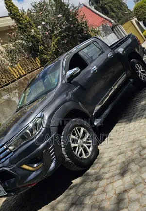 Toyota Hilux 2019 Silver