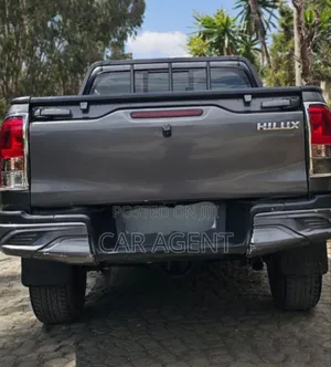 Toyota Hilux 2019 Silver