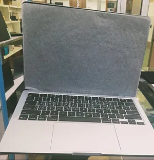 New Laptop Apple MacBook Air 2025 M4 13-Inch 16GB Apple M4 SSD 256GB