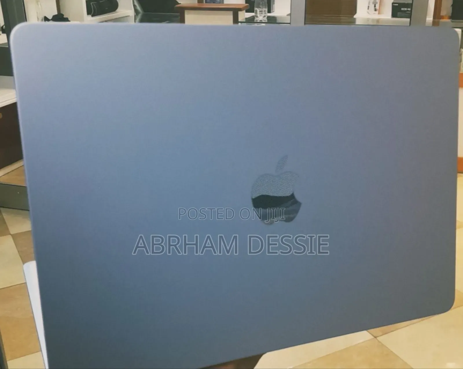 New Laptop Apple MacBook Air 2025 M4 13-Inch 16GB Apple M4 SSD 256GB