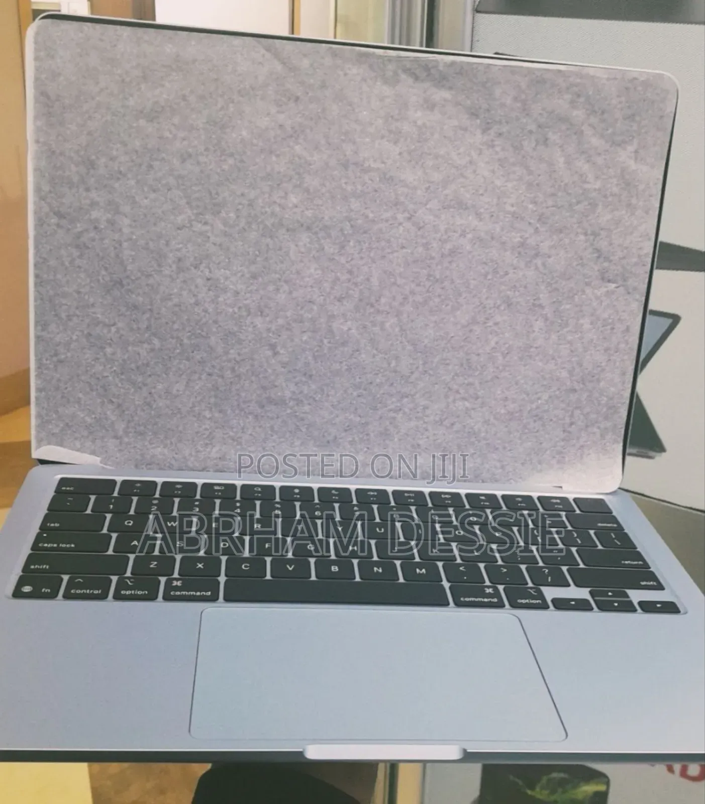 New Laptop Apple MacBook Air 2025 M4 13-Inch 16GB Apple M4 SSD 256GB