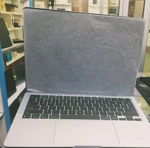 New Laptop Apple MacBook Air 2025 M4 13-Inch 16GB Apple M4 SSD 256GB