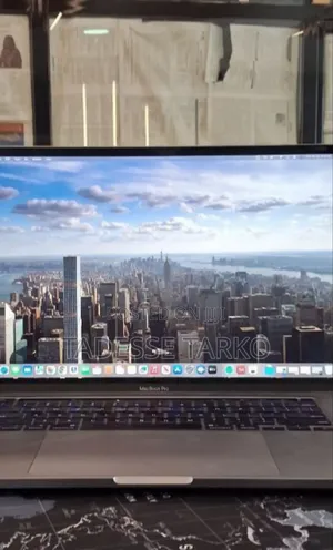 New Laptop Apple MacBook Pro 2019 32GB Intel Core I9 SSD 512GB