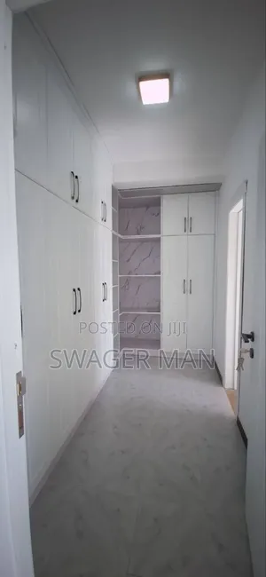 Furnished 7bdrm Townhouse/Terrace in Ayat Compaund, Yeka for sale