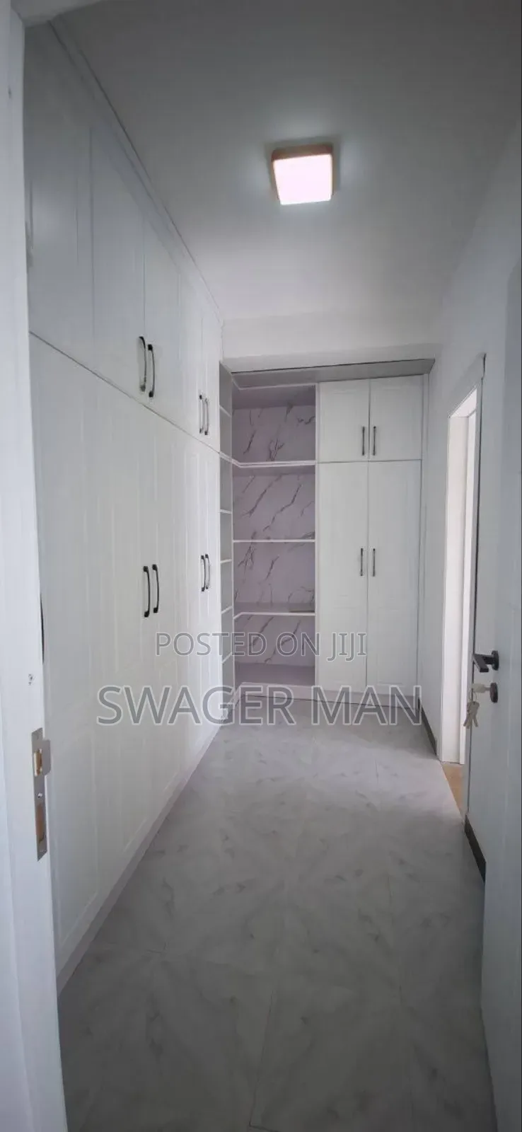 Furnished 7bdrm Townhouse/Terrace in Ayat Compaund, Yeka for sale