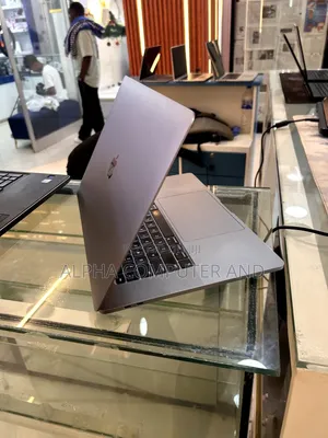 Laptop Apple MacBook Pro 2019 32GB Intel Core I7 SSD 512GB