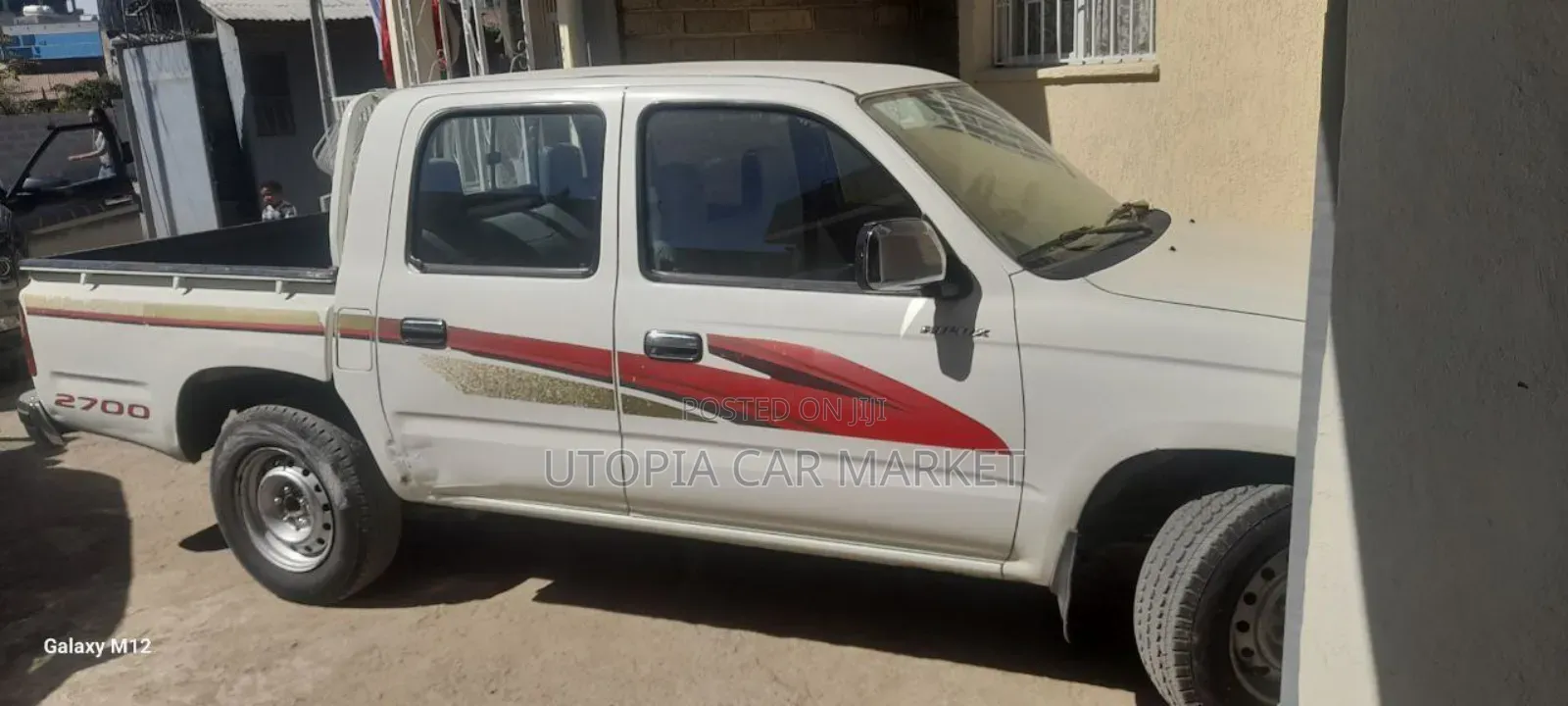 Toyota Hilux 2000 White