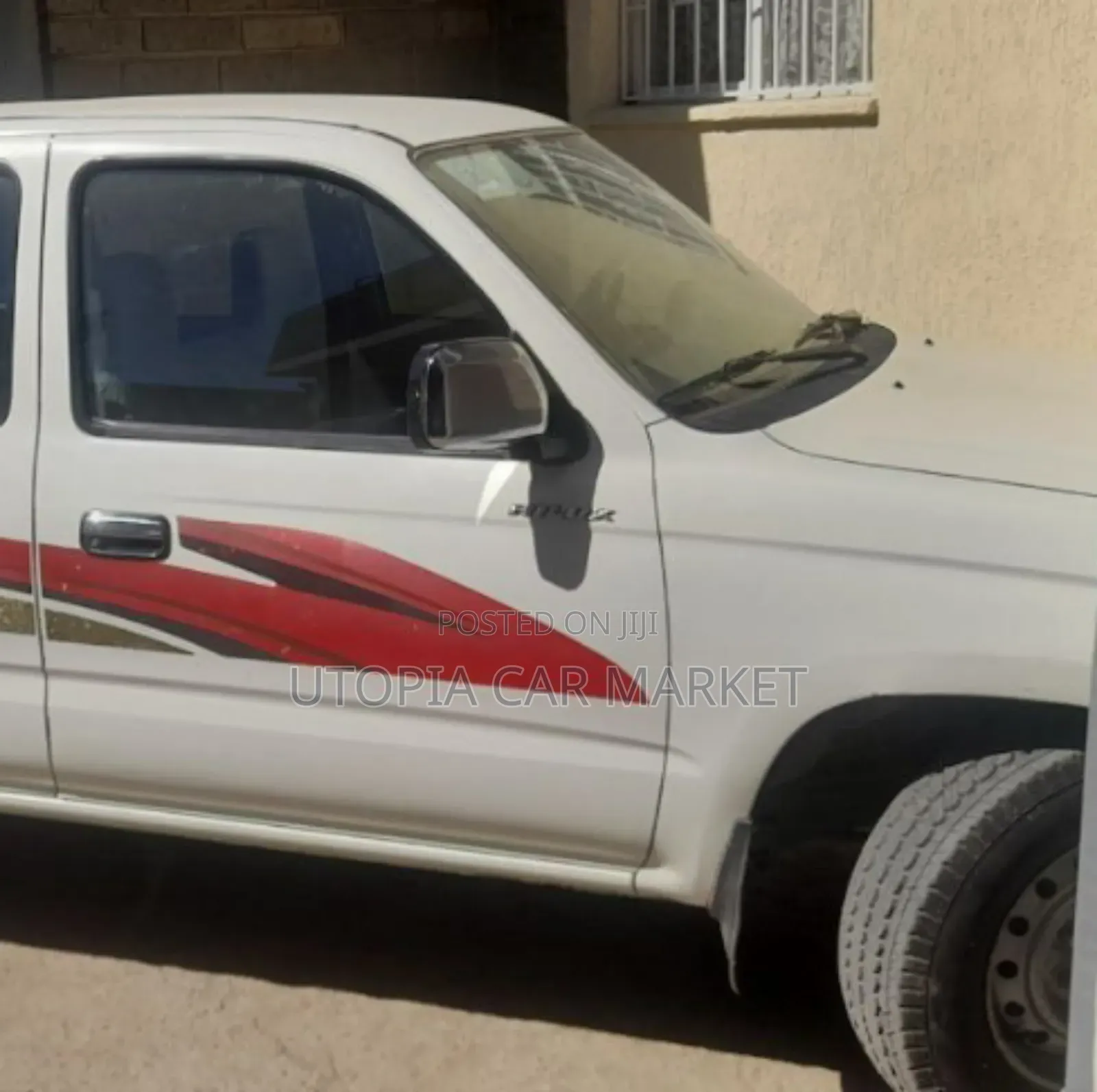 Toyota Hilux 2000 White