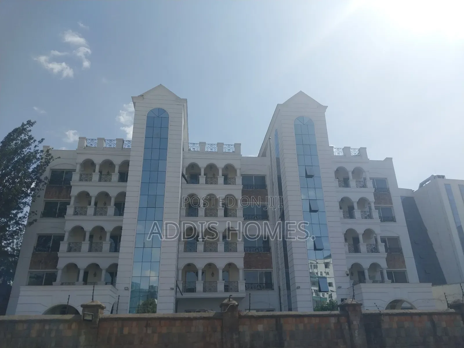 20bdrm Villa in Bole for rent