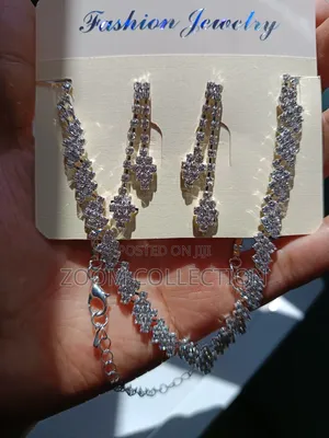 Shiny Bridal Necklace Earring Set – Elegant New