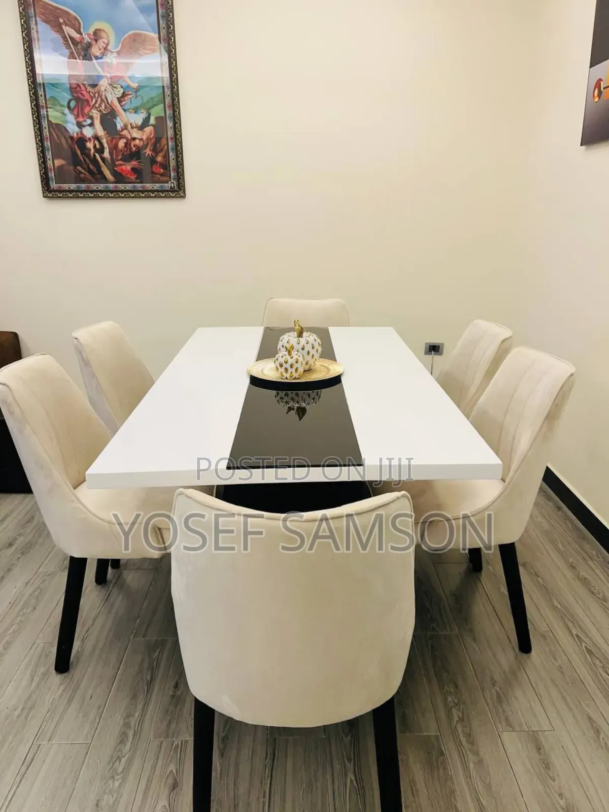 Dinning Table With 6 Chairs