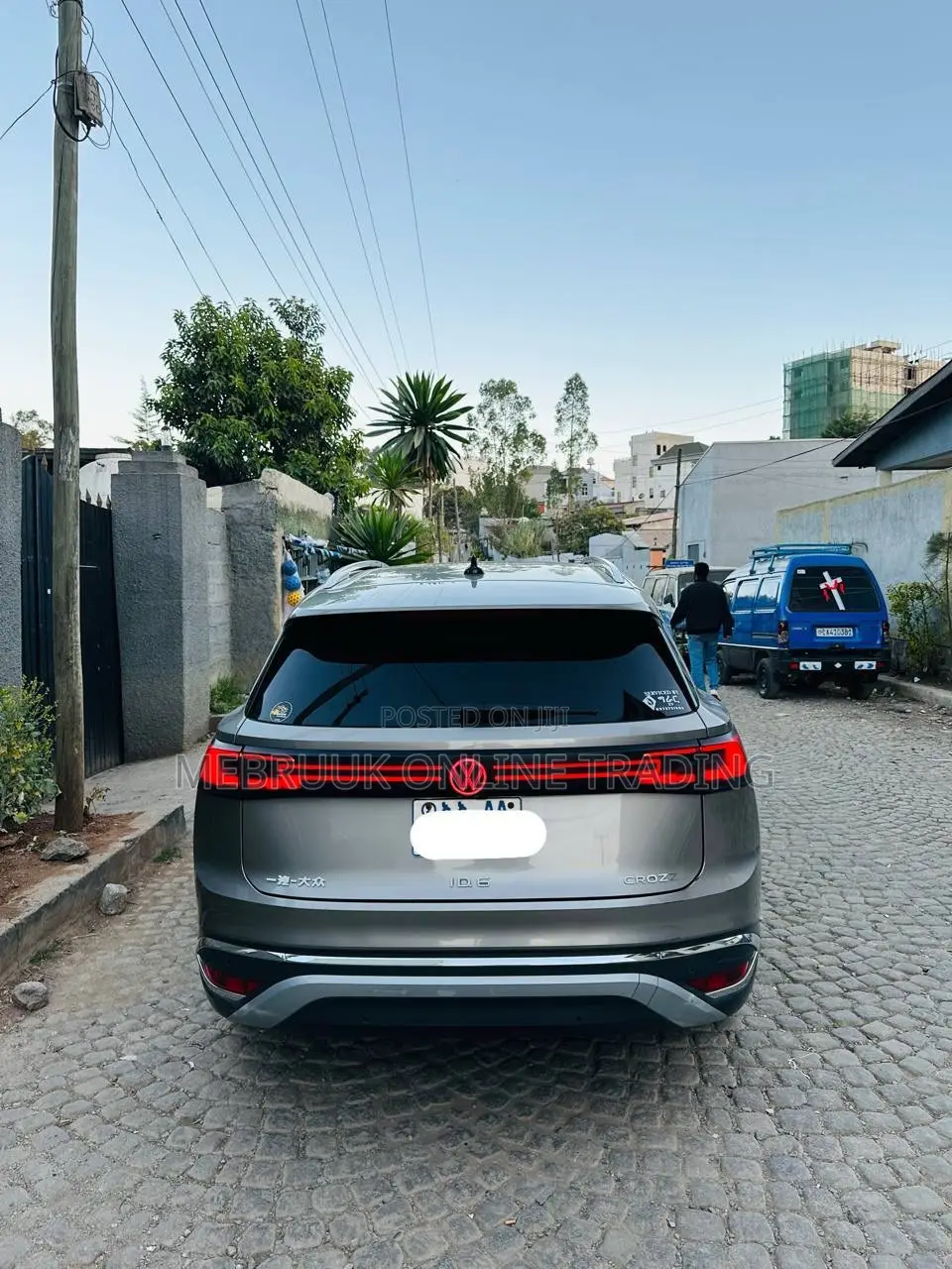 Volkswagen ID.6 2022 Gold