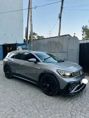 Volkswagen ID.6 2022 Gold