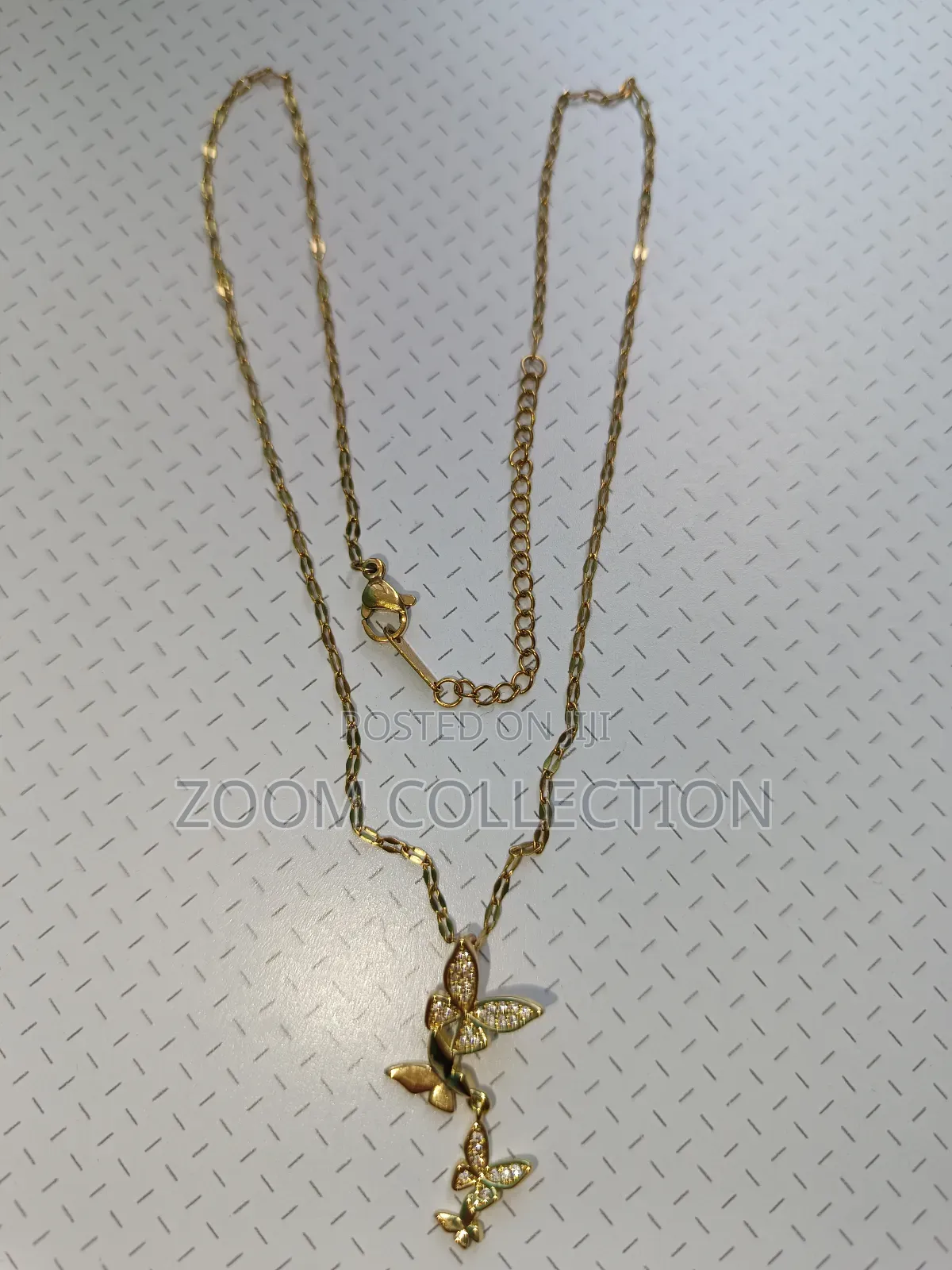 Unique Shiny Butterfly Necklace – Elegant Fashion Jewelry