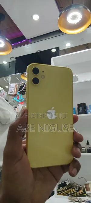 Apple iPhone 11 128 GB Yellow