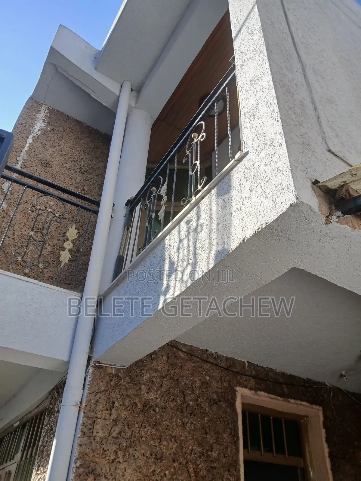4bdrm House in Cmc Fyelbet, G+1, Bole for sale