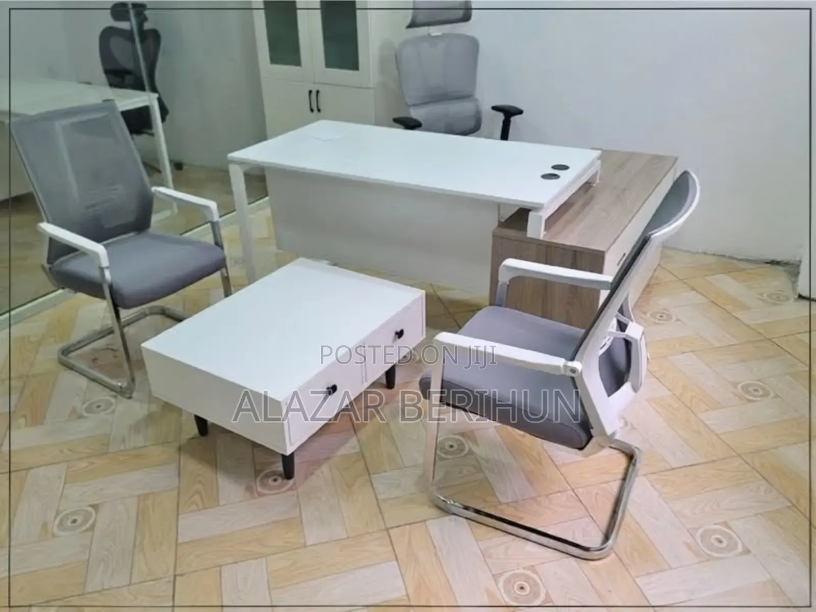 Managerial Table With Chairs