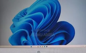 New Laptop HP OmniStudio X All-in-One 8GB Intel Core i5 SSD 512GB