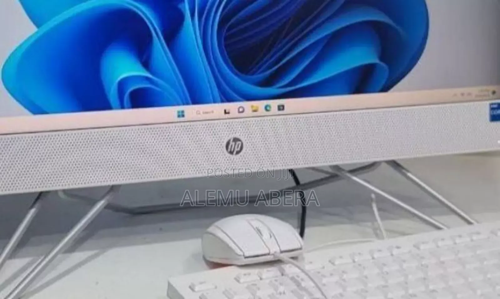 New Laptop HP OmniStudio X All-in-One 8GB Intel Core i5 SSD 512GB