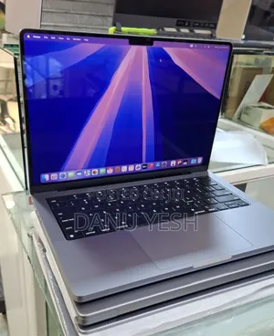 New Laptop Apple MacBook Pro 16GB Apple M1 Pro SSD 1T