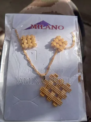 የእጅ የአንገት የግንባር የጀሮ የጣት የአፍንጫ የግንባር ጌጦችን ከፈላጉይደውሉ