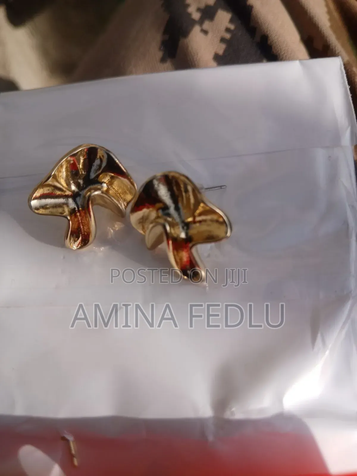 የእጅ የአንገት የግንባር የጀሮ የጣት የአፍንጫ የግንባር ጌጦችን ከፈላጉይደውሉ